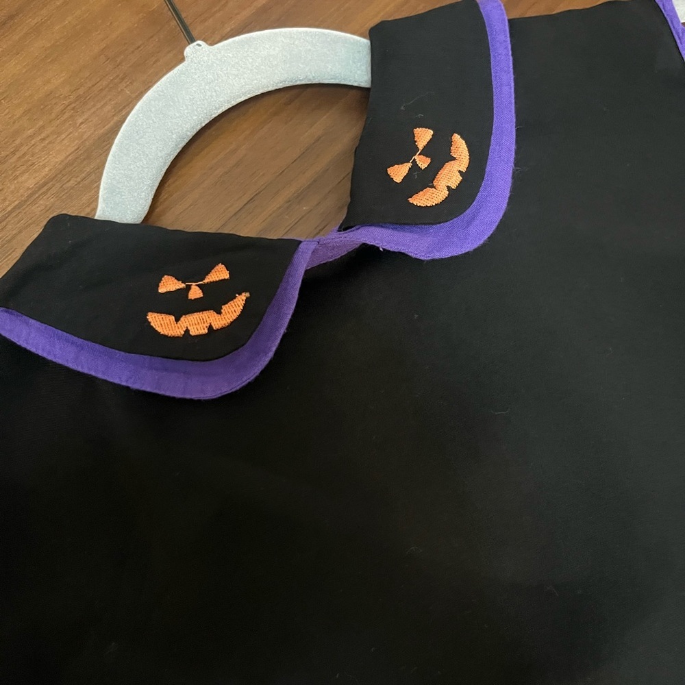 ModCloth Halloween Sleeveless Blouse with Embroidered Pumpkin Collar Size Large